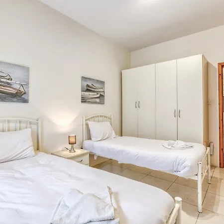 A Lovely 2br Just Off Spinola Bay By 360 Estates * Saint Julian's