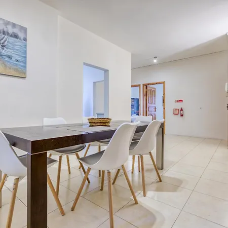 A Lovely 2br Just Off Spinola Bay By 360 Estates * Saint Julian's