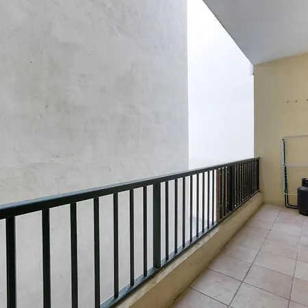 A Lovely 2br Just Off Spinola Bay By 360 Estates Saint Julian's