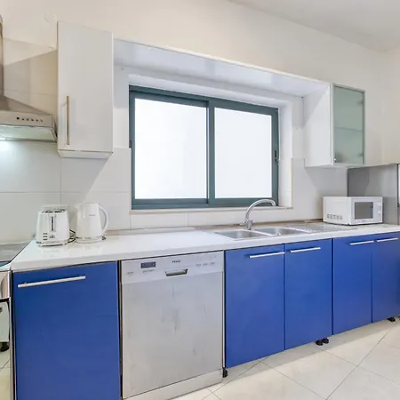A Lovely 2br Just Off Spinola Bay By 360 Estates Apartmán