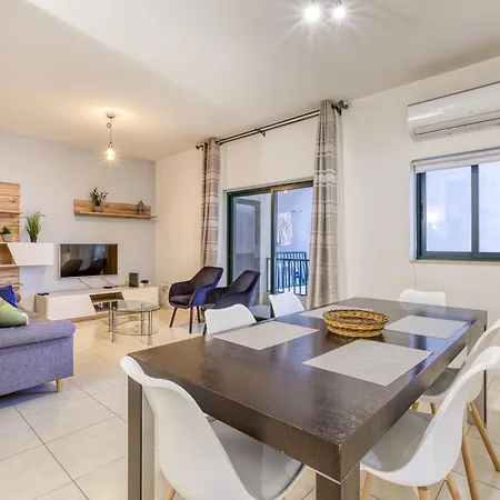 Appartement A Lovely 2br Just Off Spinola Bay By 360 Estates *