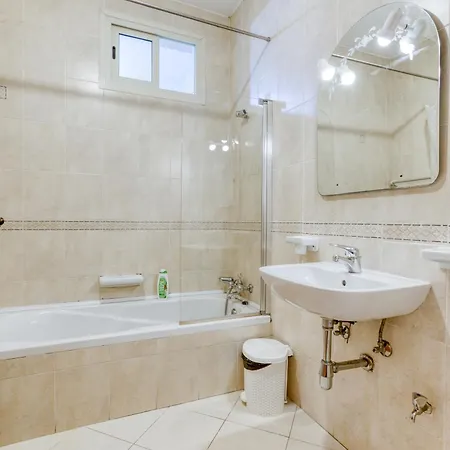 A Lovely 2br Just Off Spinola Bay By 360 Estates