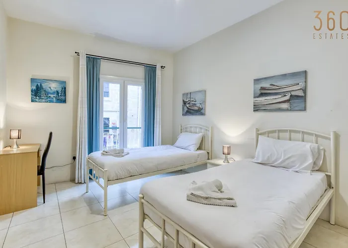 A Lovely 2br Just Off Spinola Bay By 360 Estates *