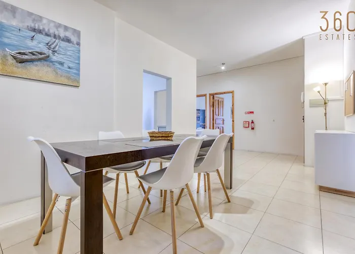 A Lovely 2br Just Off Spinola Bay By 360 Estates * St. Julian's