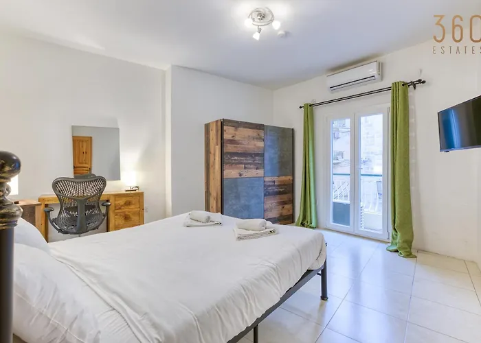 A Lovely 2br Just Off Spinola Bay By 360 Estates * St. Julian's