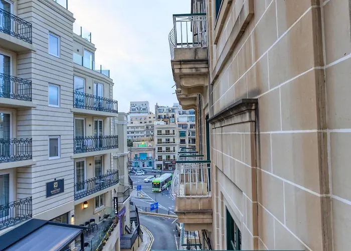 A Lovely 2br Just Off Spinola Bay By 360 Estates * St. Julian's